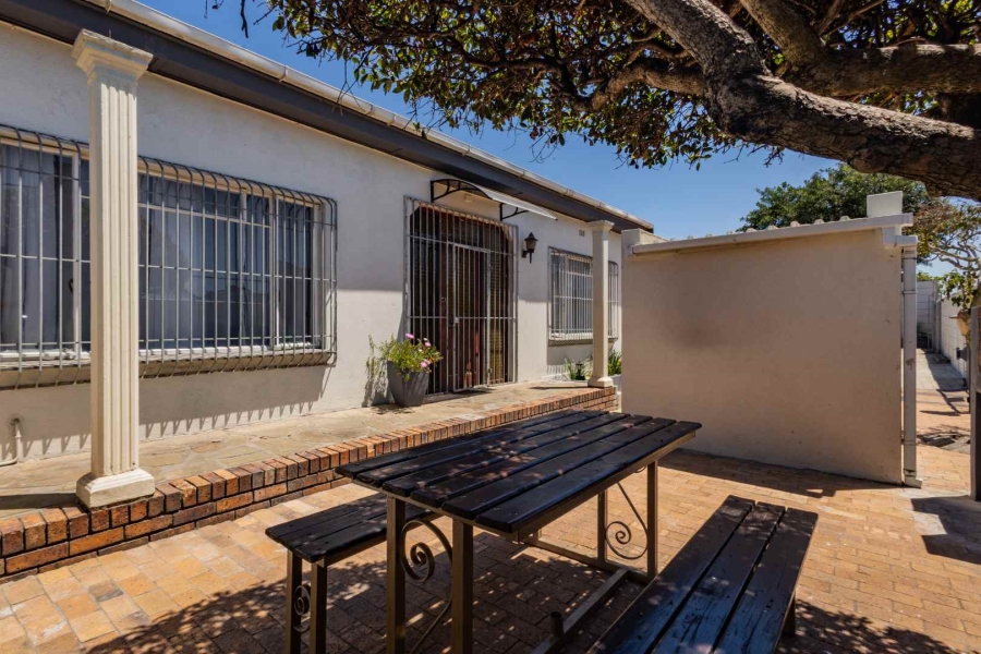 To Let 2 Bedroom Property for Rent in Oakdale Western Cape